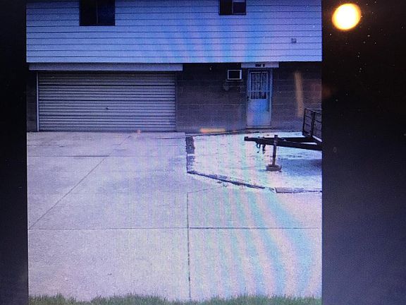 4th image of 886 N Summit St #B