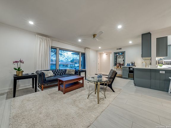 5th image of 510 S Woodcrest