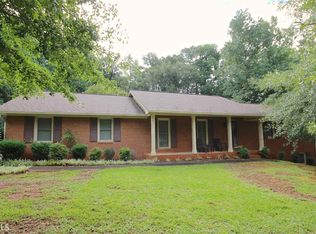 110 Braemar Dr, Fayetteville, GA 30215