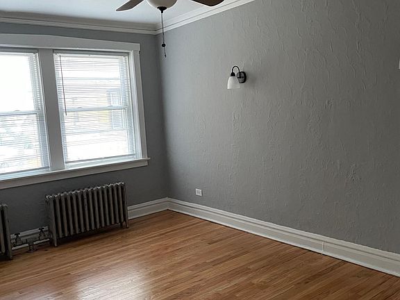 5th image of 3315 N Karlov Ave #3E