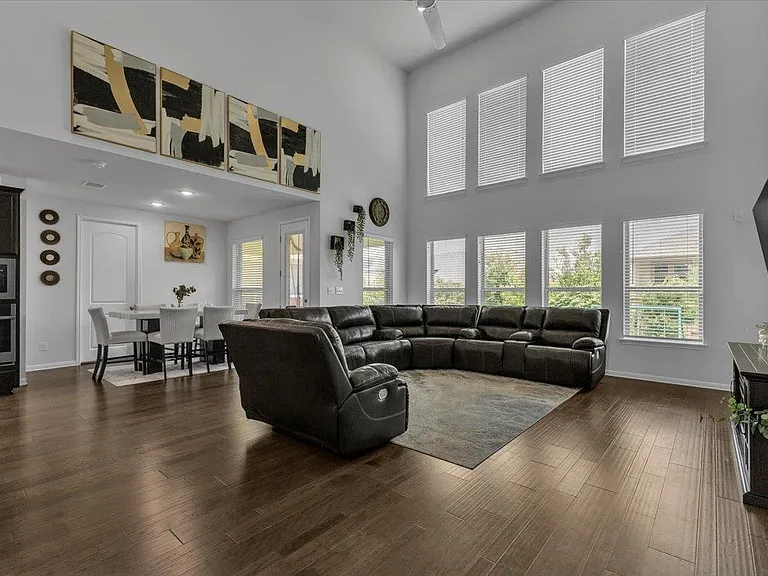 2517 Cappelle Way — Photo 10