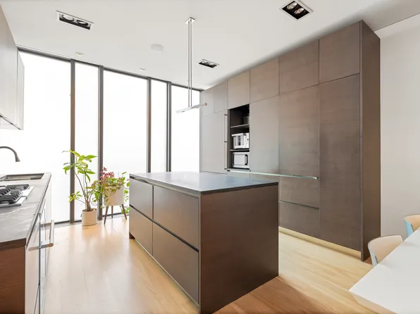 536 Court Street image 2 of 27