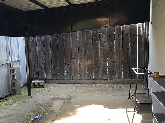4th image of 130 E Knoles Way