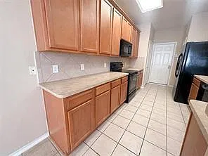 3 bed, 2.5 bath, 1726 sqft, $1,900 — Photo 4