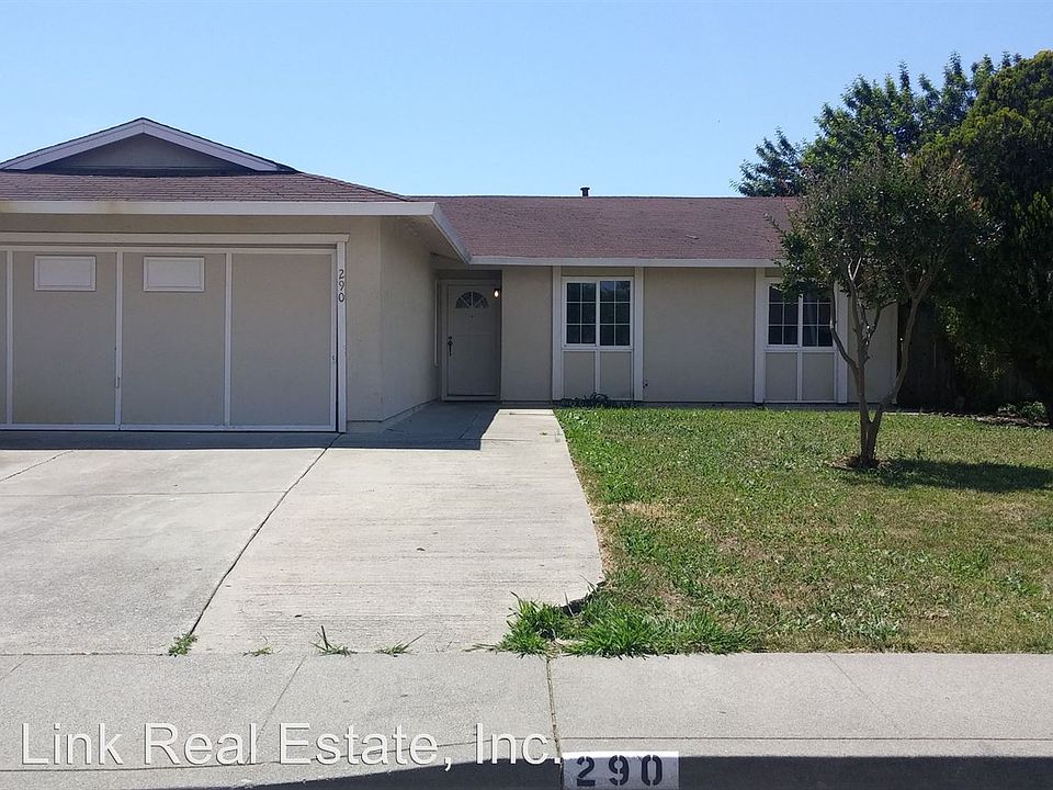 1st image of 290 Cambridge Dr
