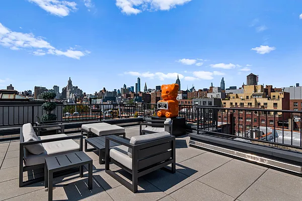 Rented by HomeDax Real Estate | media 16