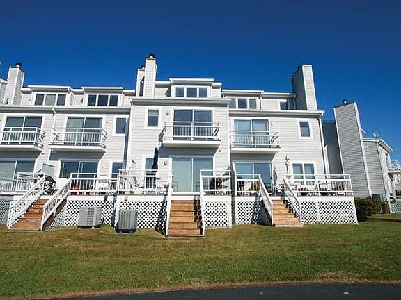 4th image of 1403 Oyster Cove Dr