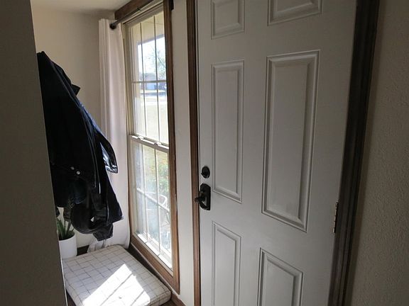 3rd image of 2608 N Park Cir