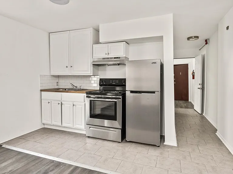4230 Chestnut St — Photo 3