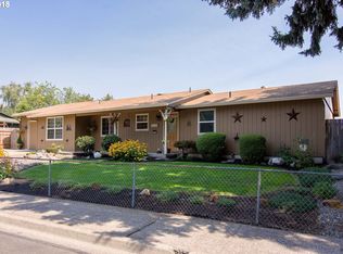 936 S R St, Cottage Grove, OR 97424