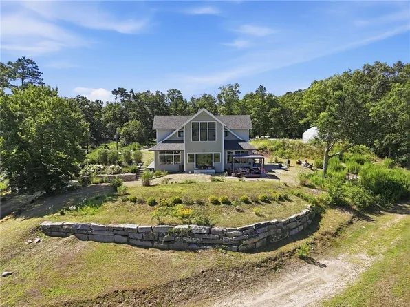 224 Greenhouse Rd, Coventry, RI 02827