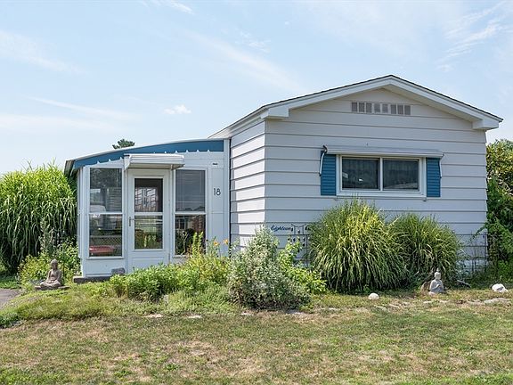2nd image of 18 2nd Ave