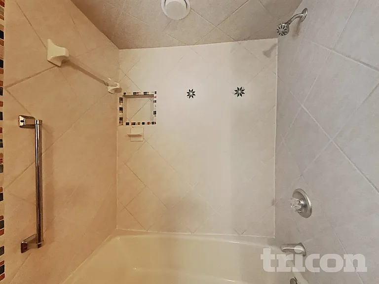 36 Redbay Ct W — Photo 27