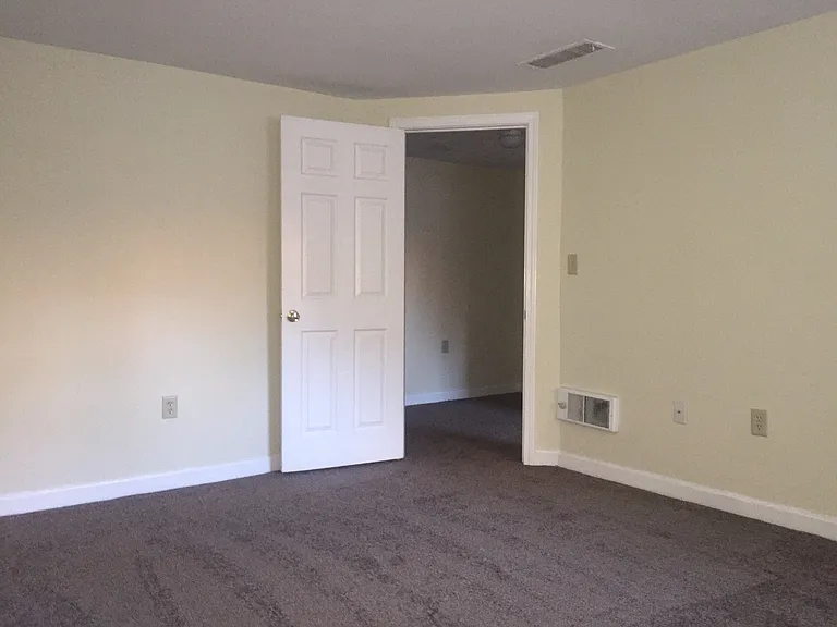 67 Washington Street Apartments — Photo 4