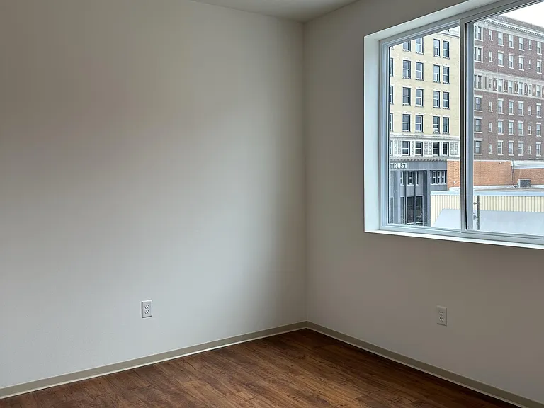 307 N 3rd St — Photo 35