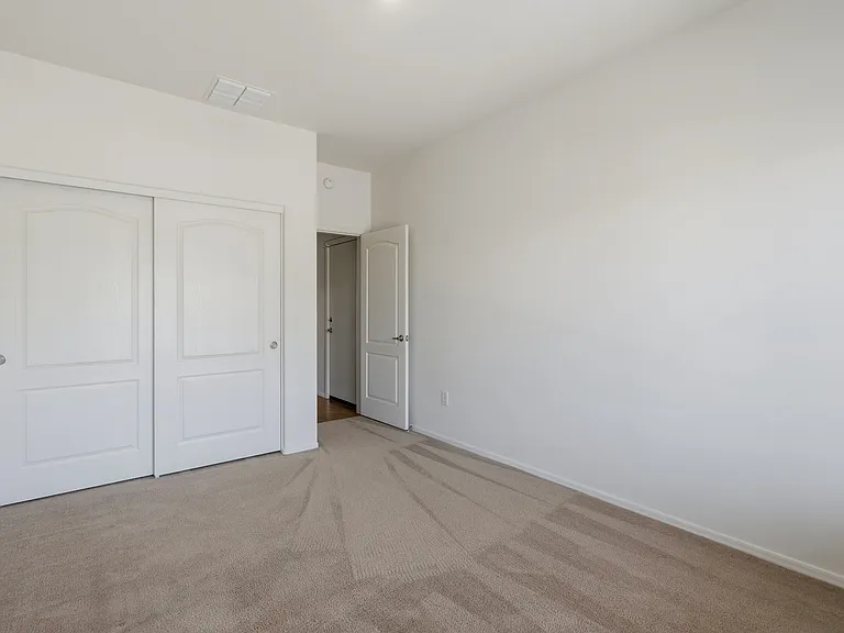 677 W Pizzicato Ln — Photo 10