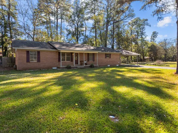 1307 Wildbriar Dr, Lufkin, TX 75904