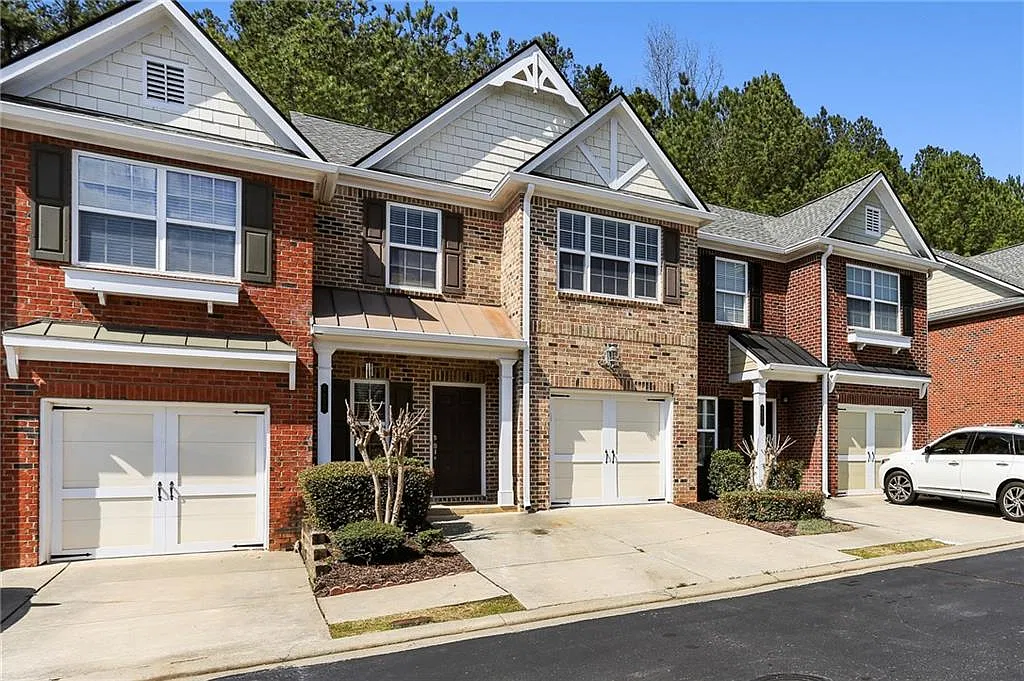 3 bed, 2.5 bath, 1596 sqft, $2,475 — Photo 3