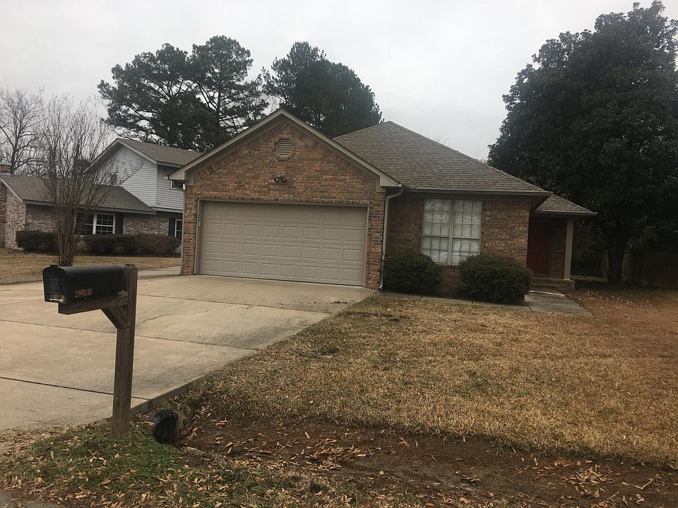 1st image of 2850 Broadmoor Dr