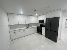 1010 SW 84th Ave, Miami, FL