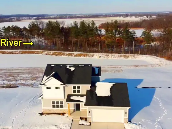 821 Colt Dr, Belleville, WI 53508