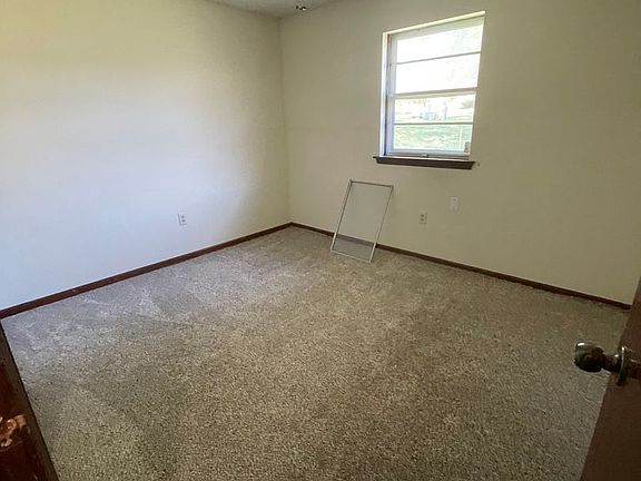 5th image of 4779 Bethel St #103