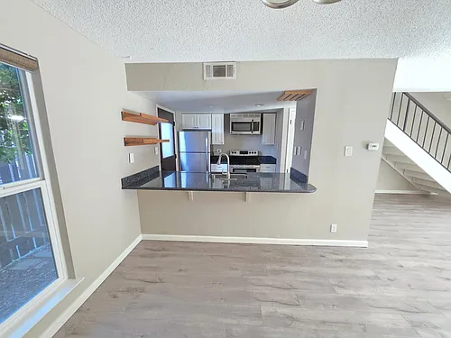 5472 Roundtree Pl Photo 1