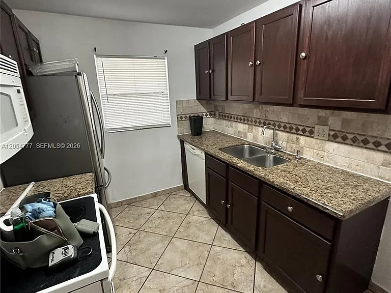 4111 Stirling Rd #408 — Photo 2