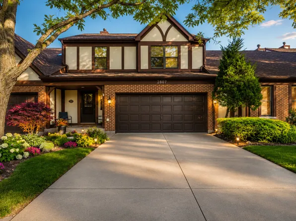 2807 Brighton Ct, Westchester, IL 60154