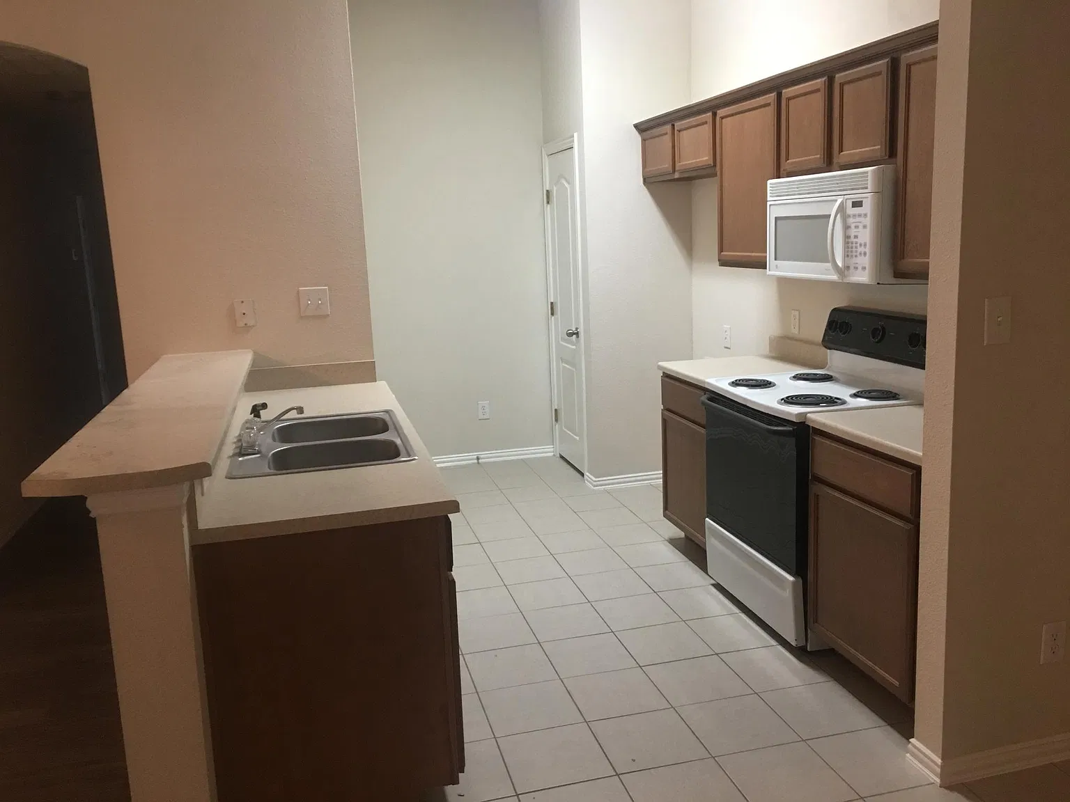 3 bed, 1275 sqft, $1,650 — Photo 4