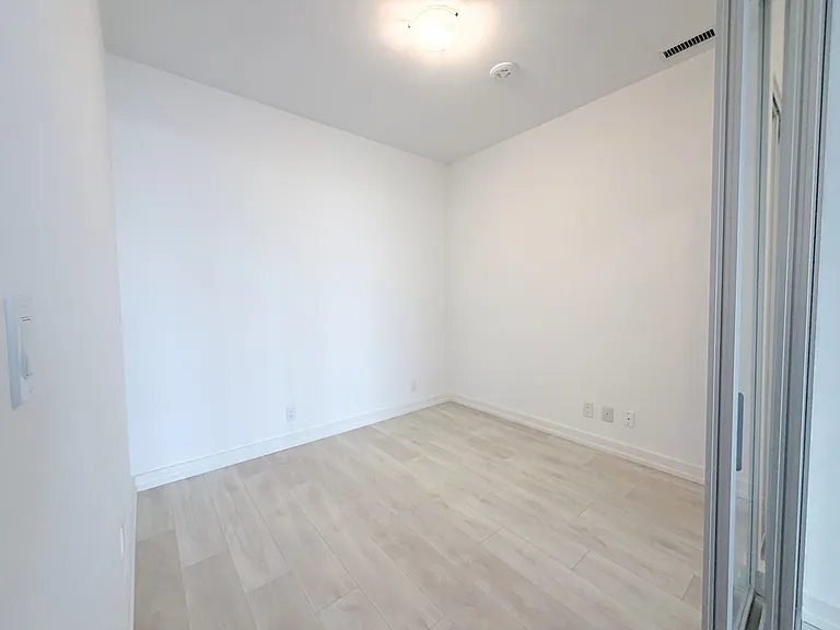 75 James St S #2001 — Photo 5