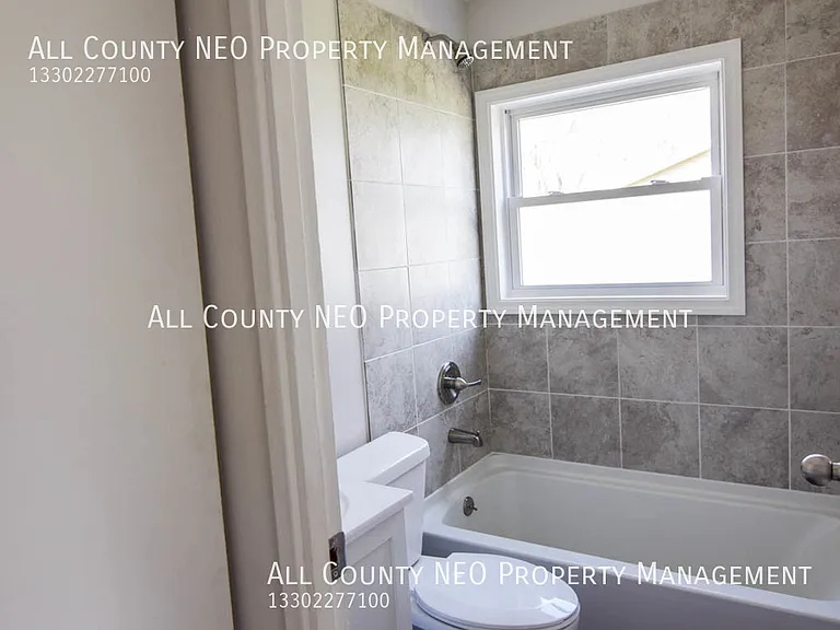 2470 Center Ave — Photo 10