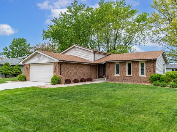 435 Heather Ln, Dyer, IN 46311