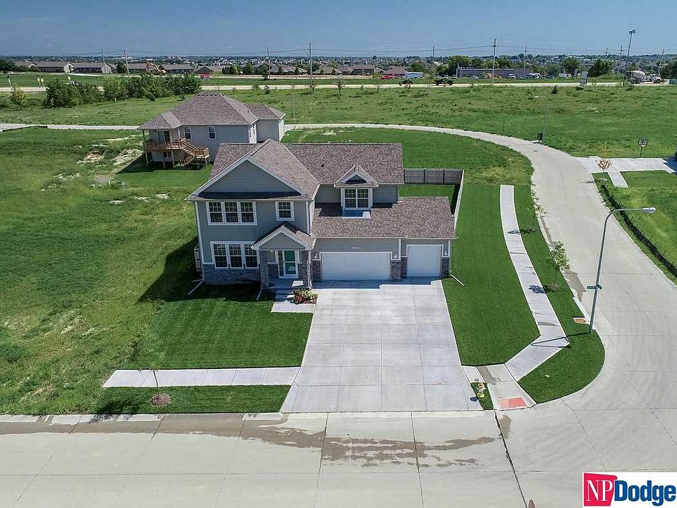 1st image of 3965 S 205th St