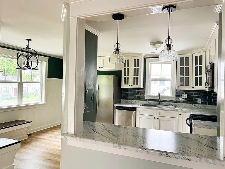 3926 Greenleaf Ave — Photo 4