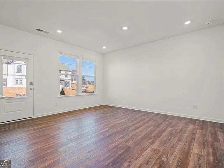155 Star Ct — Photo 6