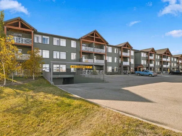 1005 B N Westmount Dr #104, Strathmore, AB T1P 0C3