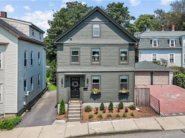 52 Hammond St, Newport, RI 02840