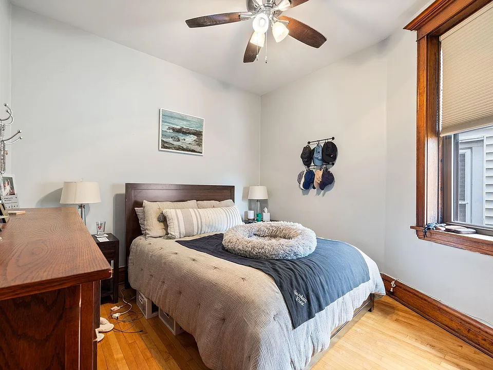 2236 W Augusta Blvd #1F