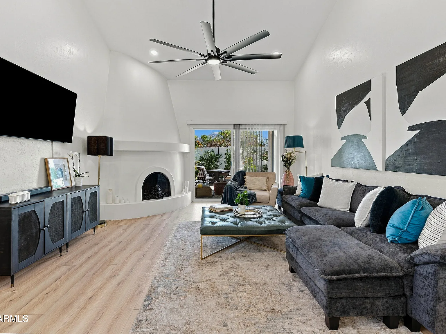 3 bed, 2.0 bath, 1516 sqft, $5,500 — Photo 1