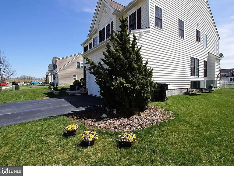 72 Point Landing Ln — Photo 2