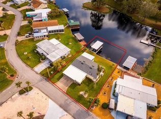 929 Sunset Cir, Tavares, FL 32778