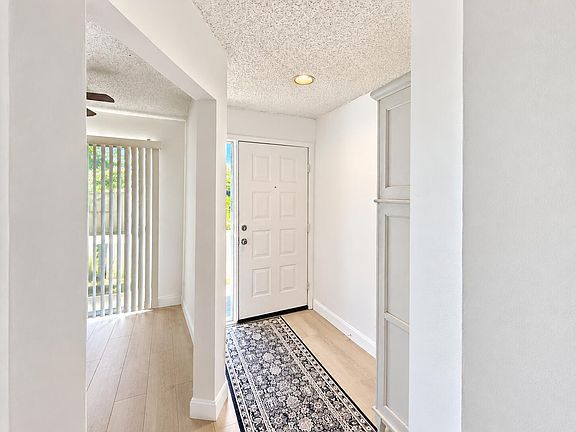 5th image of 6190 Riverwalk Ln Unit 6