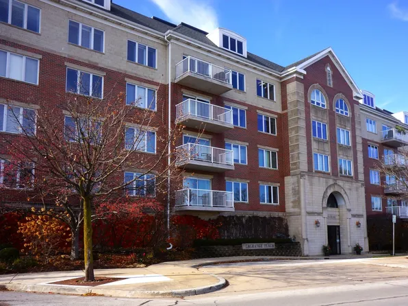 14 S Ashland Ave APT 402, La Grange, IL 60525