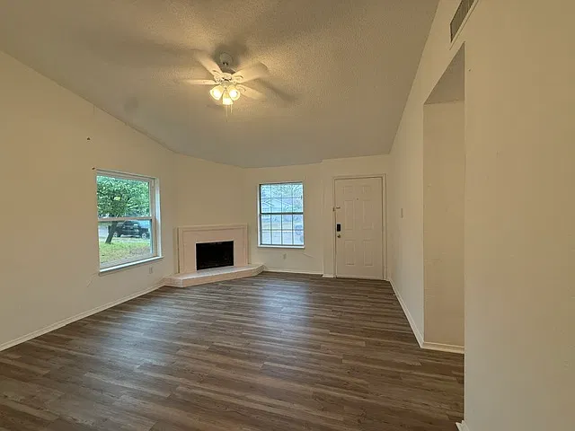 939 Carom Way — Photo 3