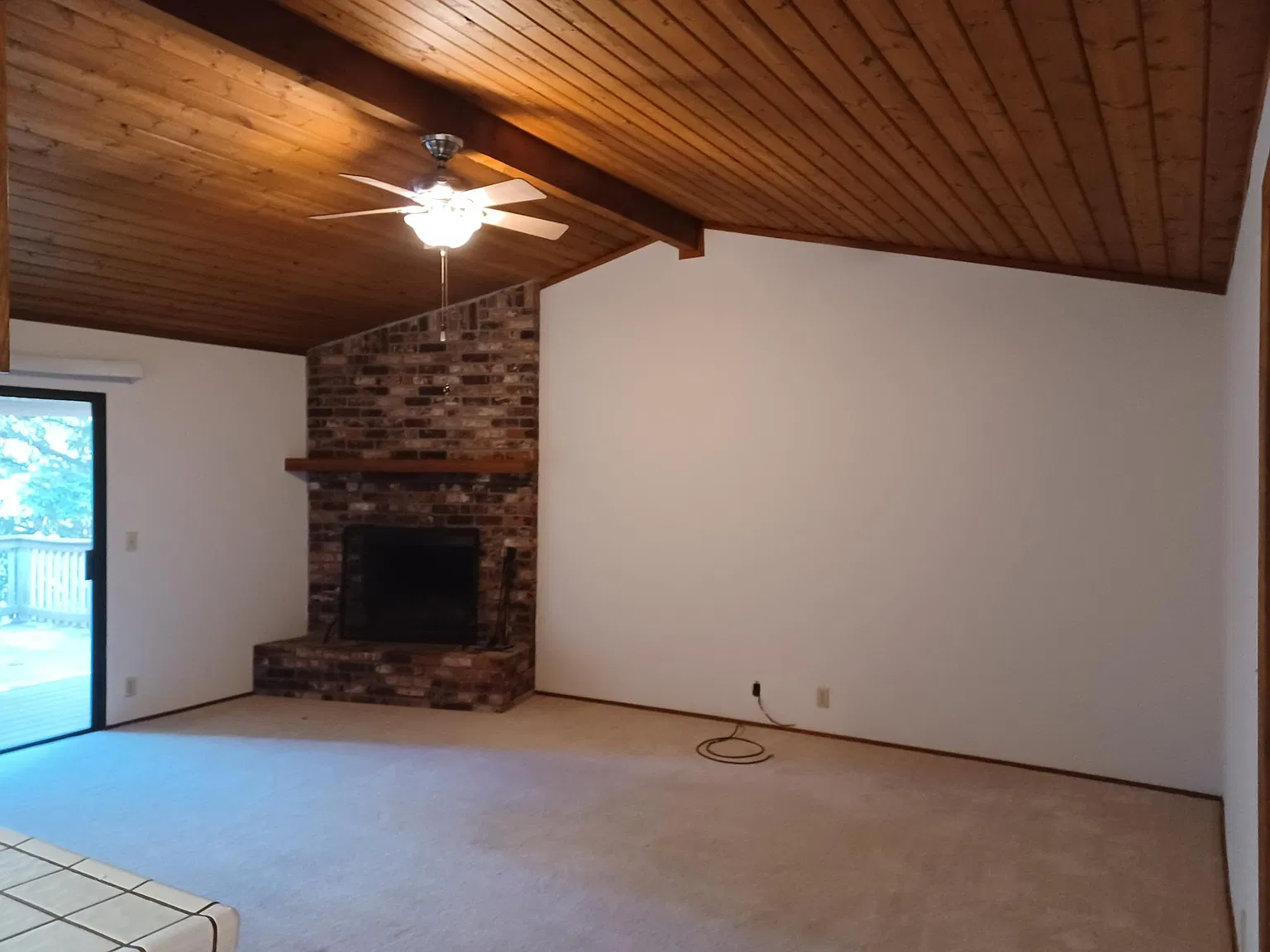 3 bed, 1886 sqft, $2,550 — Photo 3