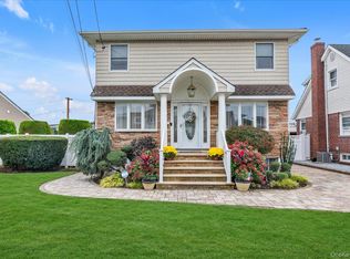 865 3rd Ave, Franklin Square, NY 11010