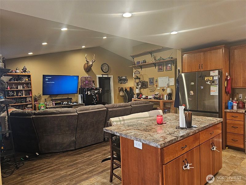 3rd image of 180 A Mossyrock Road W
