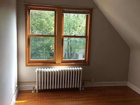 5th image of 3535 Irving Ave S #3