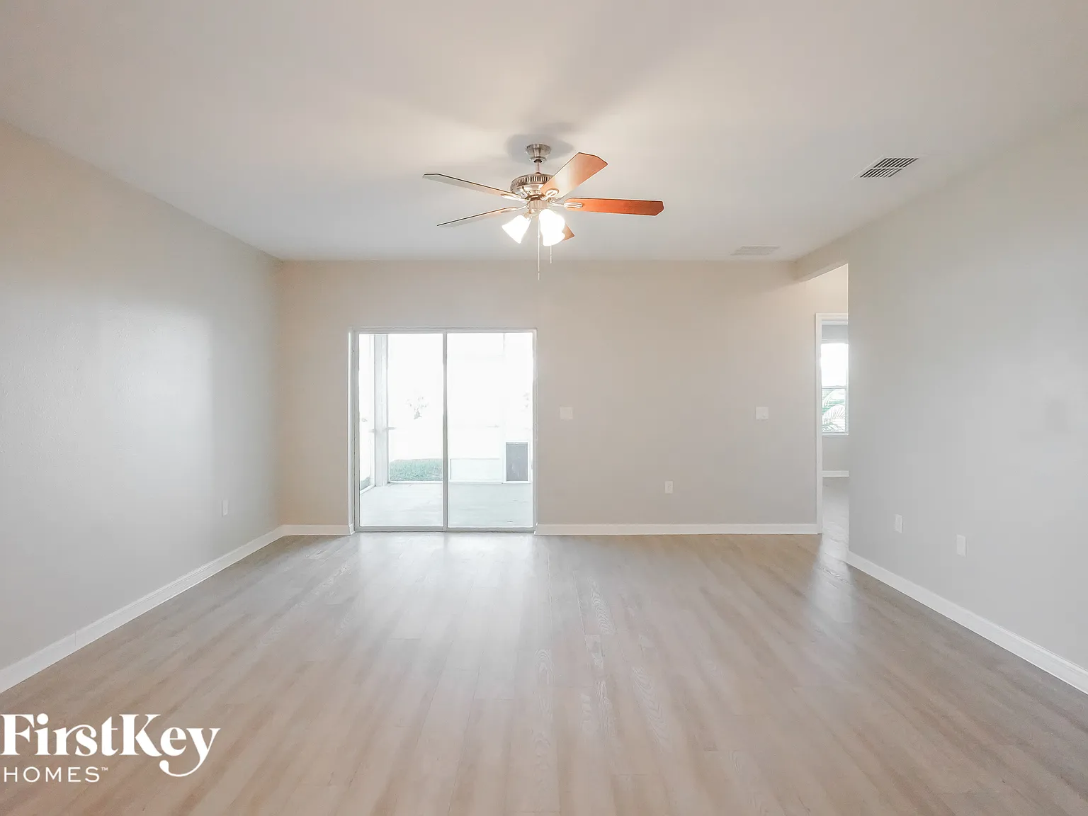 3 bed, 2.0 bath, 2000 sqft, $2,265 — Photo 3